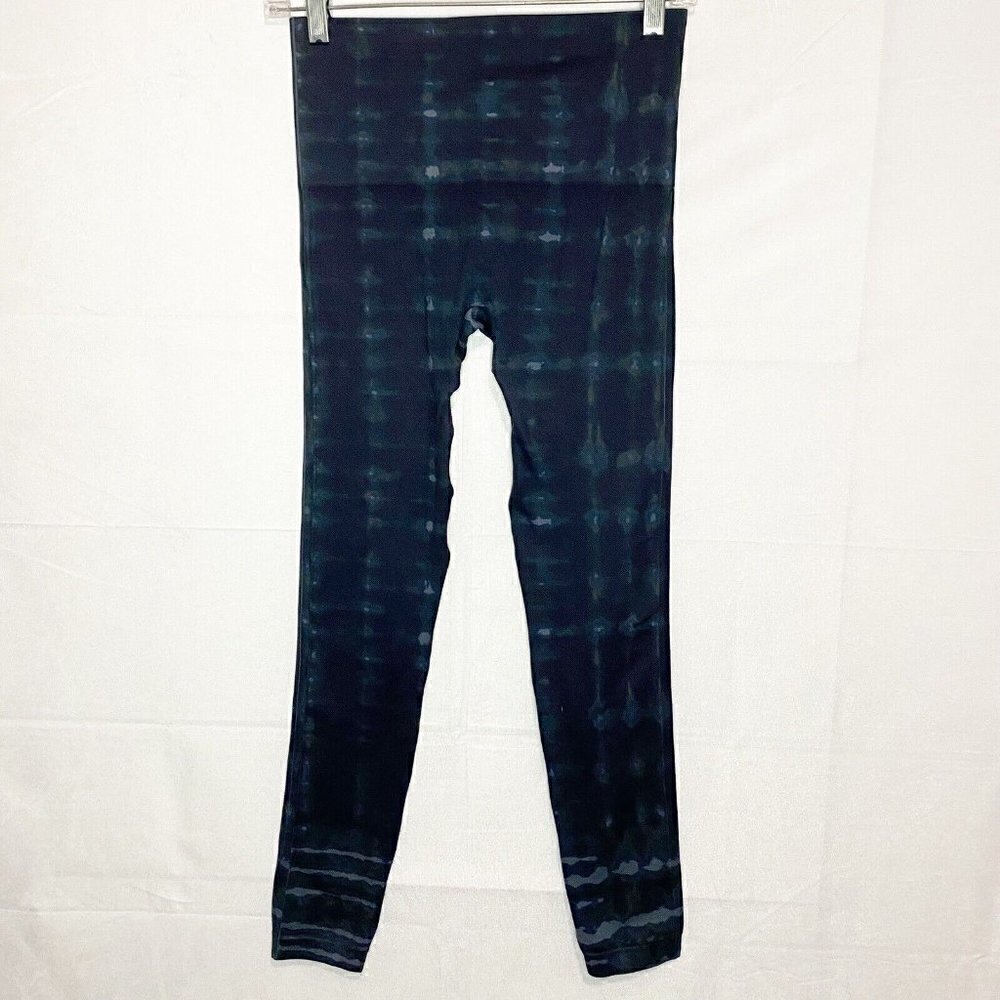 Spanx Womens Sz Medium Look At Me Now Seamless Ribbed Leggings Cropped